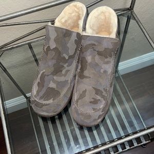 - Bear Paw size 11 mens light brown and grey colors